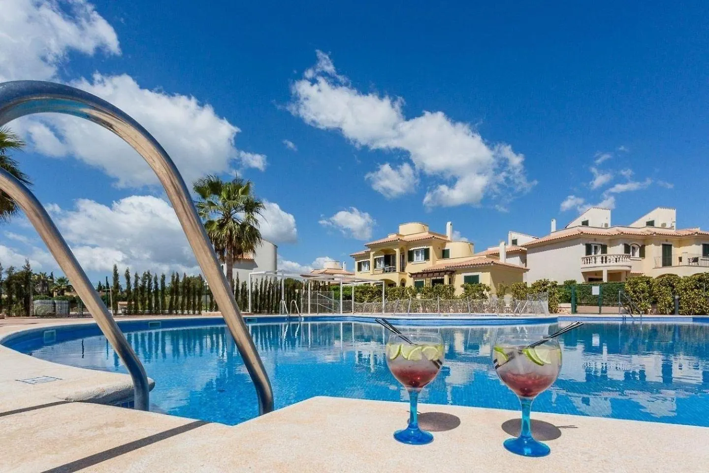 Apartment Strandnahes, Modernes Reihenhaus Mit Pool Sa Rapita Spain